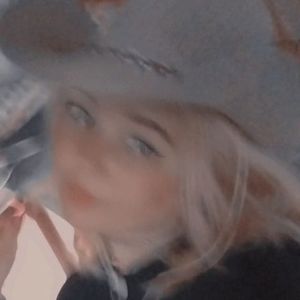 Meet your Posher, Eve